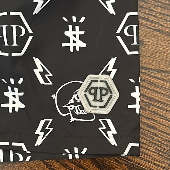 PHILIPP PLEIN JUNIOR Boys' Patterned Swim Shorts Size 14-15 - Picture 7 of 9